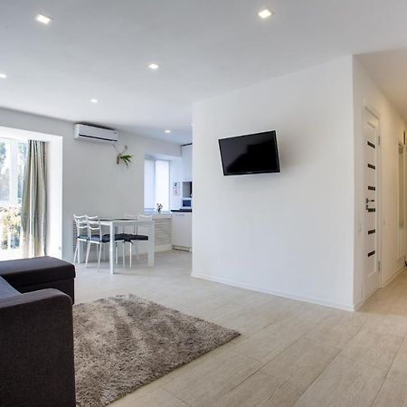 Apartment On Ushakova Херсон Екстериор снимка